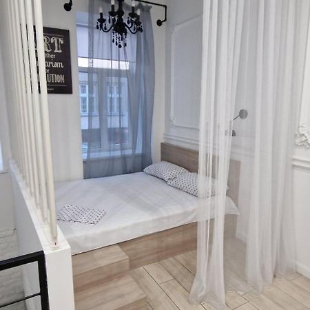 Appartement Чорно -Білий Люкс В Центрі à Lviv Extérieur photo