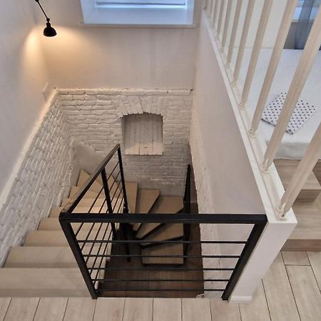 Appartement Чорно -Білий Люкс В Центрі à Lviv Extérieur photo